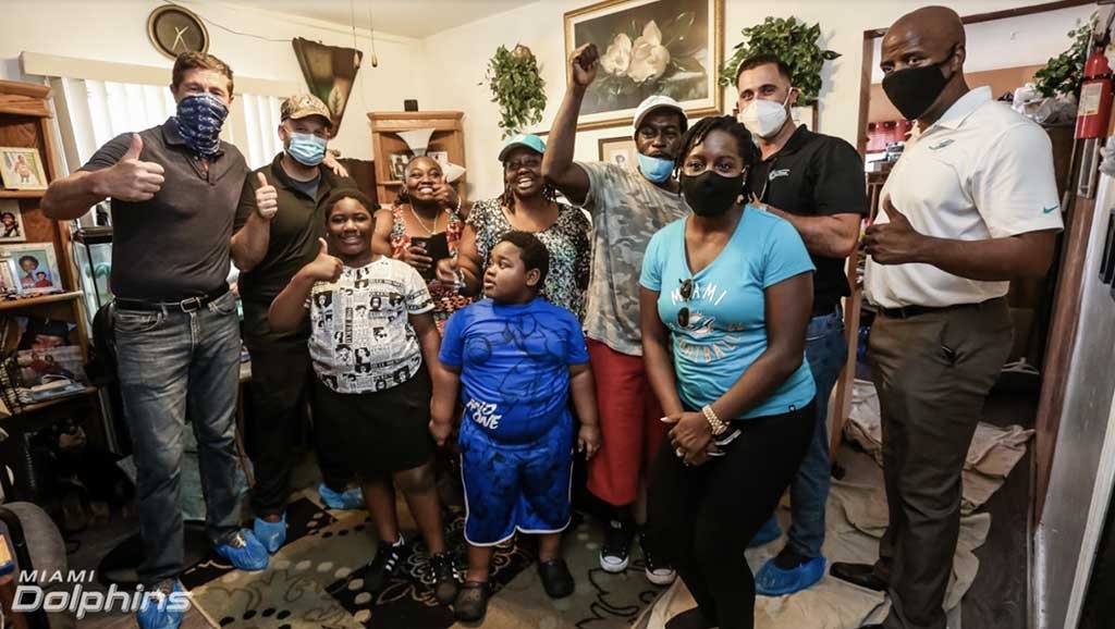 Miami Dolphins and Air Pros USA Present Miami Family with New Air Conditioning Unit